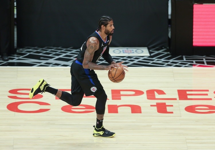  乔治重伤赛季报销快船前景蒙上阴影