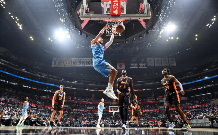  福克斯全能表现主宰全场，国王加时险胜雷霆保留季后赛希望