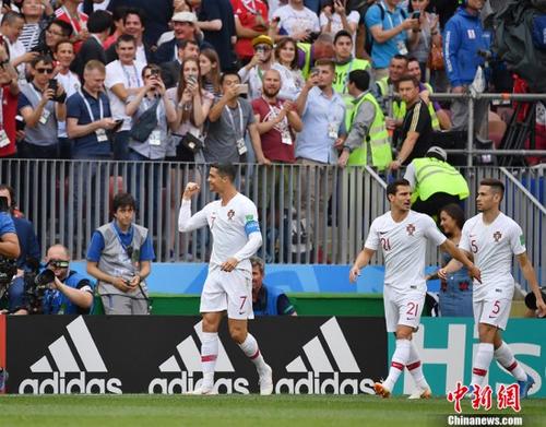  汉诺威96门将神勇发挥，多次扑救力保球门不失