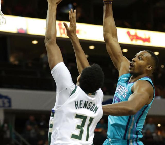  字母哥暴扣统治内线雄鹿大胜篮网